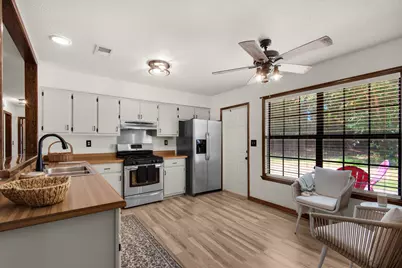 223 W Pinoak Court W, Crestview, FL 32539 - Photo 7