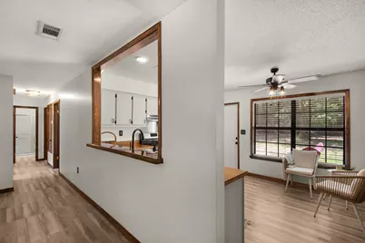 223 W Pinoak Court W, Crestview, FL 32539 - Photo 5