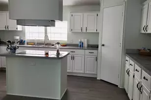 458 Royal Palm Ave, Defuniak Springs, FL 32433 - Photo 7