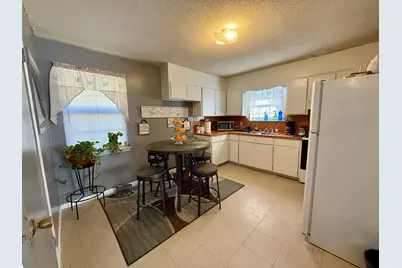 327 Vann Avenue, Defuniak Springs, FL 32433 - Photo 7