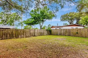 22 NW Robinwood Dr NW, Fort Walton Beach, FL 32548 - Photo 25