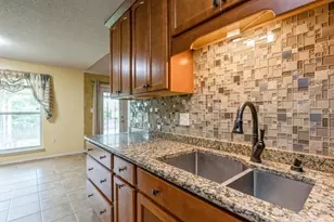 527 Tom Sawyer Ln, Crestview, FL 32536 - Photo 1