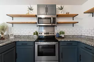 558 Rough Leaf Ln, Mary Esther, FL 32569 - Photo 3