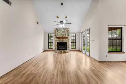 206 Woodland Park Circle, Mary Esther, FL 32569 - Photo 5