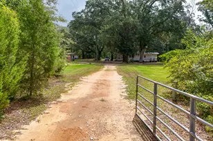 70 River Loop, Ponce de Leon, FL 32455 - Photo 3