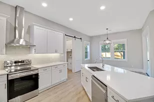 258 W Bayou Forest Dr W, Freeport, FL 32439 - Photo 3