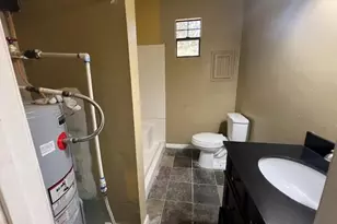 8106 County Line Rd, Laurel Hill, FL 32567 - Photo 7