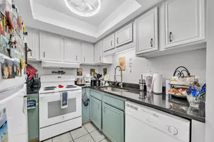 308 SW Miracle Strip Parkway SW, Fort Walton Beach, FL 32548 - Photo 7