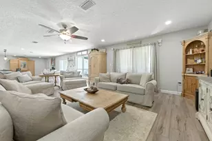 1401 Hickory St, Niceville, FL 32578 - Photo 9