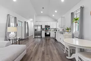 211 W Renoir Road W, Defuniak Springs, FL 32433 - Photo 9