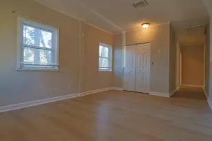 392 E Pine Street E, Mary Esther, FL 32569 - Photo 17