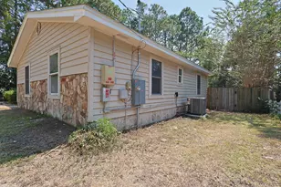 392 E Pine Street E, Mary Esther, FL 32569 - Photo 5