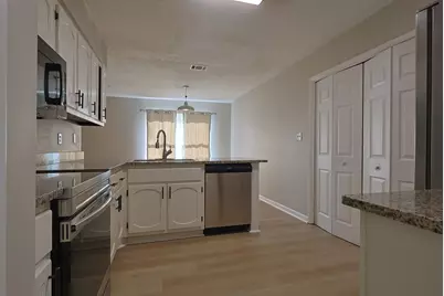 392 E Pine Street E, Mary Esther, FL 32569 - Photo 7