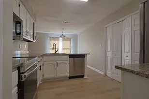 392 E Pine Street E, Mary Esther, FL 32569 - Photo 7