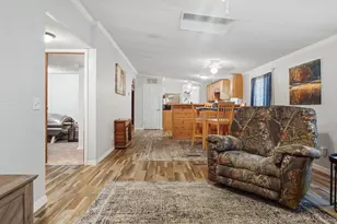 915 Oakridge Rd, Defuniak Springs, FL 32433 - Photo 15