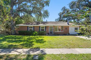 302 22nd St, Niceville, FL 32578 - Photo 3