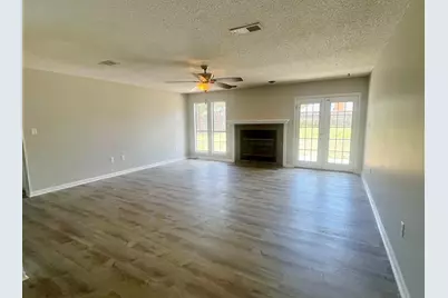 604 Moss Drive, Crestview, FL 32536 - Photo 7