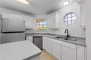 7252 Antoinette Cir, Navarre, FL 32566 - Photo 13