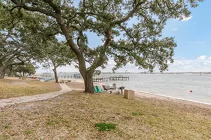 209 W Miracle Strip Parkway W, Mary Esther, FL 32569 - Photo 37