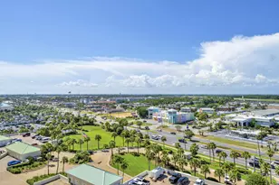 1050 Harbor Boulevard, Destin, FL 32541 - Photo 41