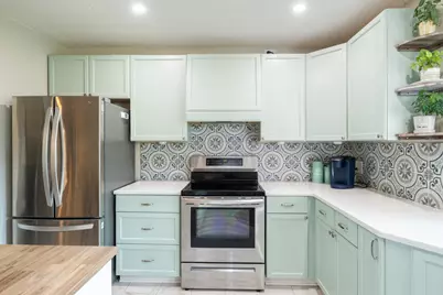 422 Fairpoint Drive, Gulf Breeze, FL 32561 - Photo 17