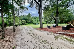 2852 Feral Ln, Caryville, FL 32427 - Photo 37