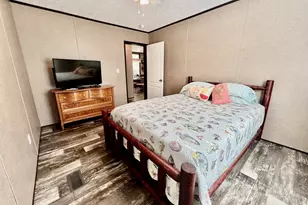 2852 Feral Ln, Caryville, FL 32427 - Photo 19