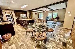 2852 Feral Ln, Caryville, FL 32427 - Photo 3