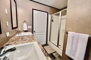 2852 Feral Ln, Caryville, FL 32427 - Photo 17