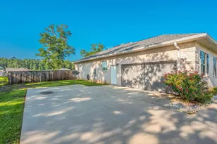 1616 Lena St, Baker, FL 32531 - Photo 5