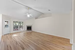 4591 Scarlet Dr, Crestview, FL 32539 - Photo 7