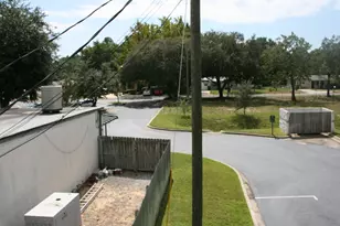 137 N John Sims Parkway N, Valparaiso, FL 32580 - Photo 7