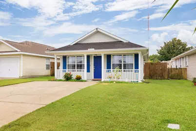5527 Sea Spray Court, Gulf Breeze, FL 32563 - Photo 1
