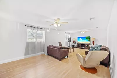 105 NW Lincoln Drive NW, Fort Walton Beach, FL 32547 - Photo 3