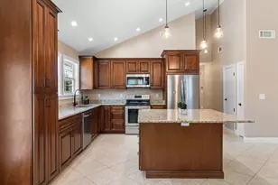 1836 Iris Ln, Navarre, FL 32566 - Photo 7