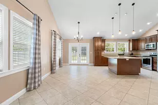 1836 Iris Ln, Navarre, FL 32566 - Photo 9