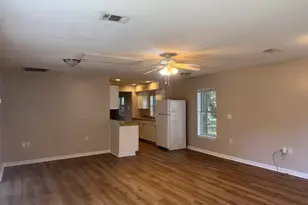 1028 N Brett Street N, Crestview, FL 32536 - Photo 3