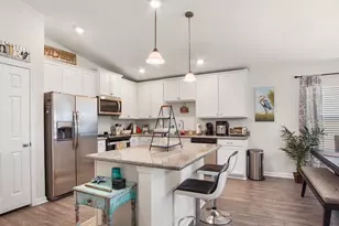 699 Riverwalk Cir, Freeport, FL 32439 - Photo 3