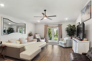 699 Riverwalk Cir, Freeport, FL 32439 - Photo 5