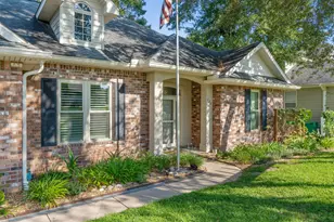 229 Hillside Dr, Niceville, FL 32578 - Photo 5