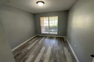 427 Triton St, Crestview, FL 32536 - Photo 9