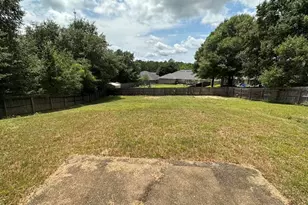 427 Triton St, Crestview, FL 32536 - Photo 15