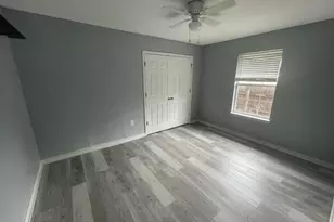 427 Triton St, Crestview, FL 32536 - Photo 13