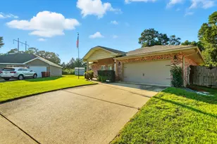 212 Eleases Crossing, Crestview, FL 32539 - Photo 9