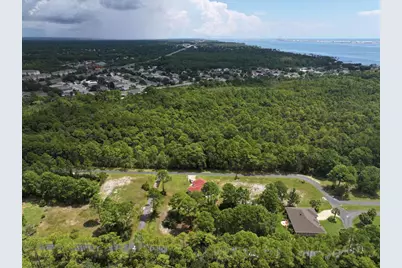 1796 W Smugglers Cove Drive W, Gulf Breeze, FL 32563 - Photo 17