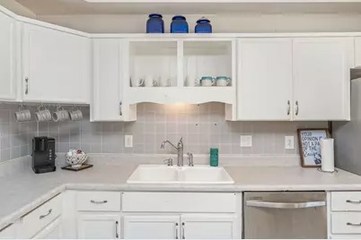 710 E Hollywood Boulevard E, Mary Esther, FL 32569 - Photo 11