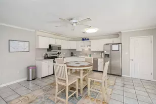 710 E Hollywood Blvd E, Mary Esther, FL 32569 - Photo 9