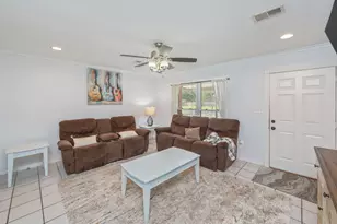 710 E Hollywood Blvd E, Mary Esther, FL 32569 - Photo 5