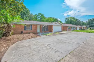 710 E Hollywood Blvd E, Mary Esther, FL 32569 - Photo 3