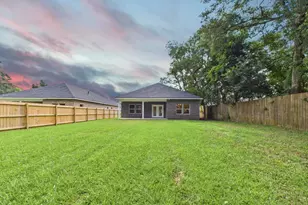 1470 Cypress St, Niceville, FL 32578 - Photo 3